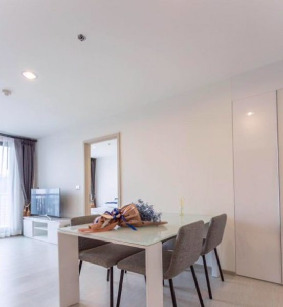 รูปภาพ 2 bed Condo in Rhythm Sukhumvit 42 Phra Khanong Sub District C06956