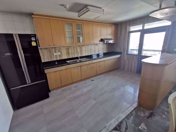 Picture of 3 bed Condo in Royal Castle Watthana District C06978