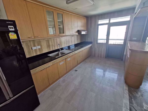 Picture of 3 bed Condo in Royal Castle Watthana District C06978