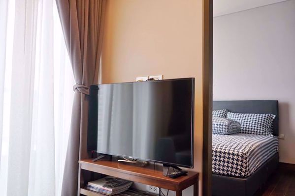 Picture of 1 bed Condo in The Lumpini 24 Khlongtan Sub District C06987