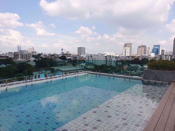 รูปภาพ 1 bed Condo in The Teak Sukhumvit 39 Watthana District C07107