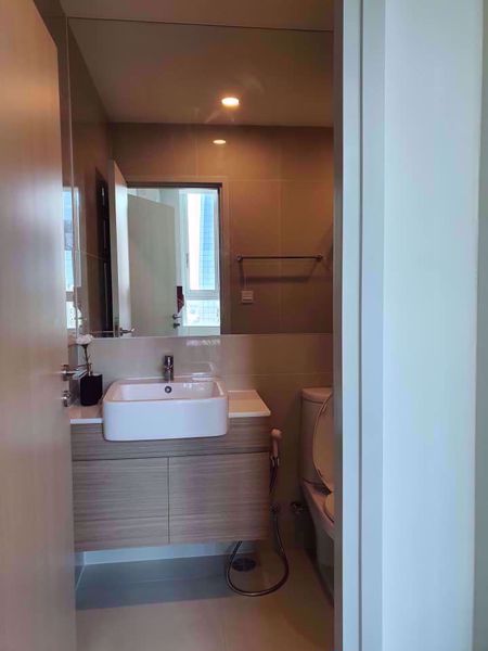 Picture of 1 bed Condo in Noble Revolve Ratchada 2 Huai Khwang Sub District C07248