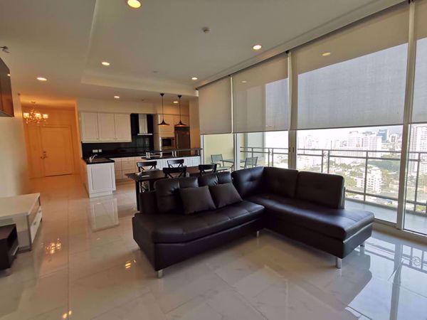 รูปภาพ 2 bed Condo in Royce Private Residences Watthana District C07447