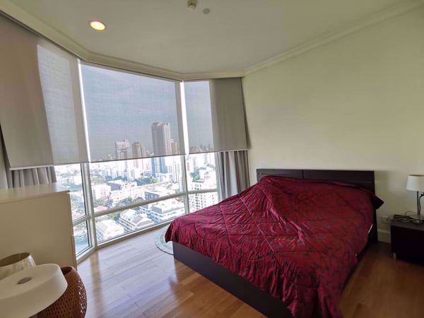 รูปภาพ 2 bed Condo in Royce Private Residences Watthana District C07447