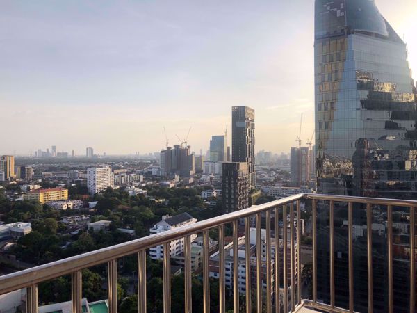 Picture of 3 bed Condo in Fullerton Sukhumvit Khlongtoei Sub District C07461