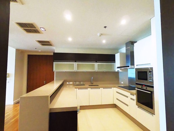 Picture of 2 bed Condo in The Lakes Khlongtoei Sub District C07462