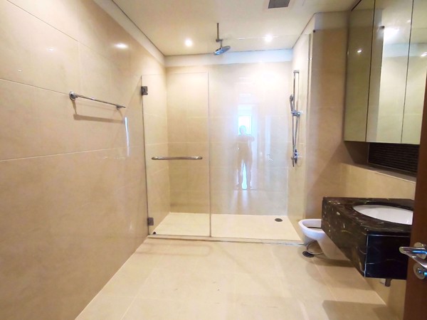 Picture of 2 bed Condo in The Lakes Khlongtoei Sub District C07462