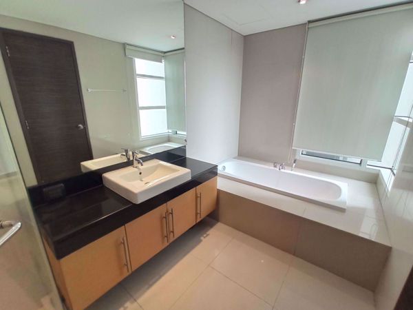 Picture of 3 bed Condo in Fullerton Sukhumvit Khlongtoei Sub District C07491