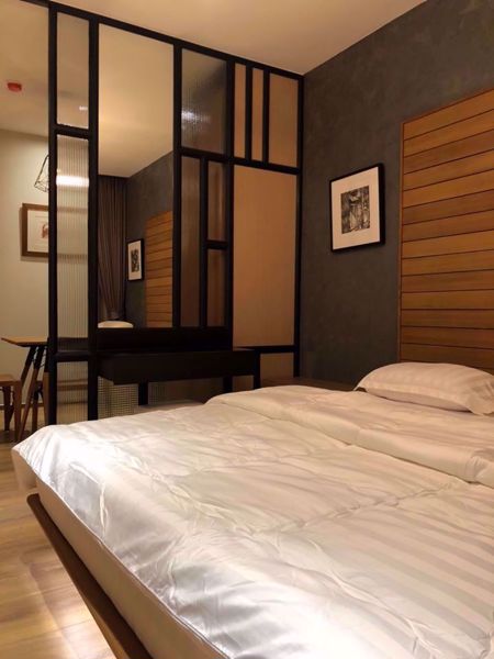 Picture of Studio bed Condo in Park Origin Phromphong Khlongtan Sub District C07638