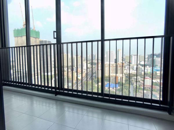 รูปภาพ 1 bed Condo in Condolette Midst Rama 9 Huai Khwang Sub District C07656