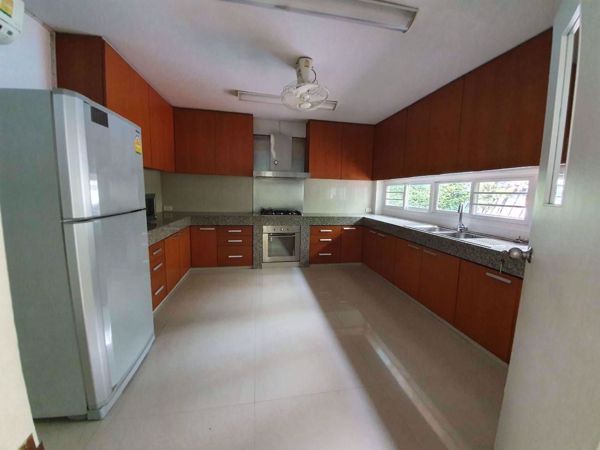 Picture of 4 bed House  Watthana District H05310