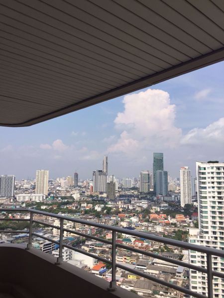 รูปภาพ 3 bed Condo in Watermark Chaophraya Khlong Ton Sai Sub District C07721