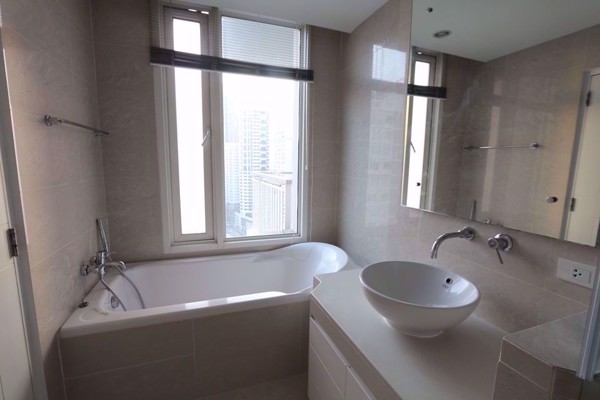 รูปภาพ 2 bed Condo in Baan Siri 24 Khlongtoei District C07804