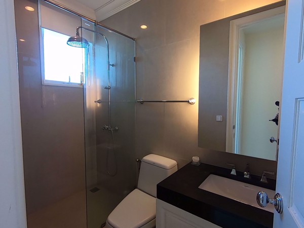 รูปภาพ 2 bed Condo in Royce Private Residences Watthana District C07807