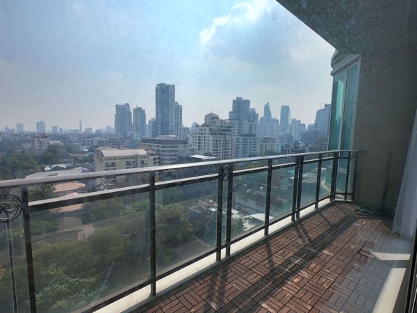 รูปภาพ 2 bed Condo in Royce Private Residences Watthana District C07807