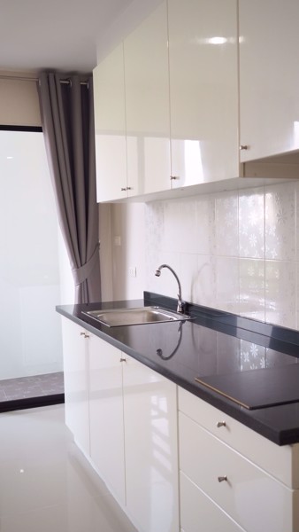 Picture of 2 bed Condo in Le Rich @ Aree station Phayathai District C07814