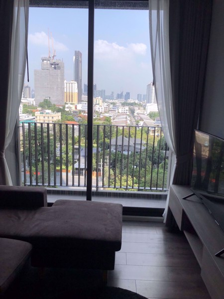 Picture of 1 bed Condo in Whizdom Essence Bangchak Sub District C07904