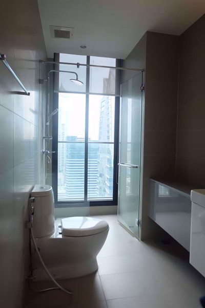 Picture of 1 bed Condo in Noble Ploenchit Lumphini Sub District C07942