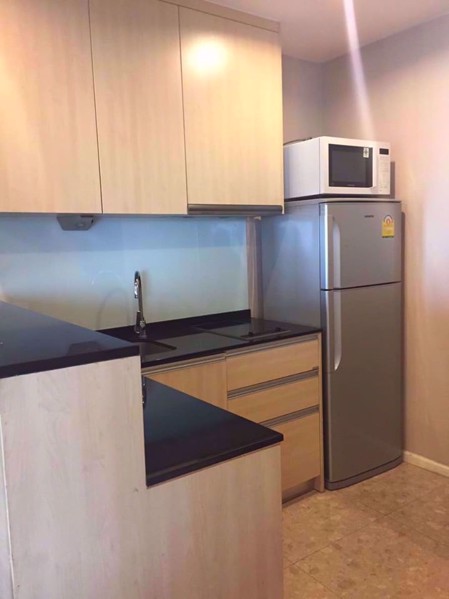 Picture of 1 bed Condo in Sathorn Gardens Thungmahamek Sub District C08024