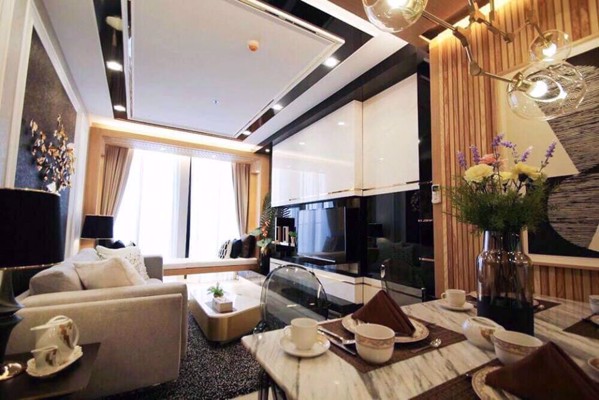 รูปภาพ 1 bed Condo in Noble Ploenchit Lumphini Sub District C08030