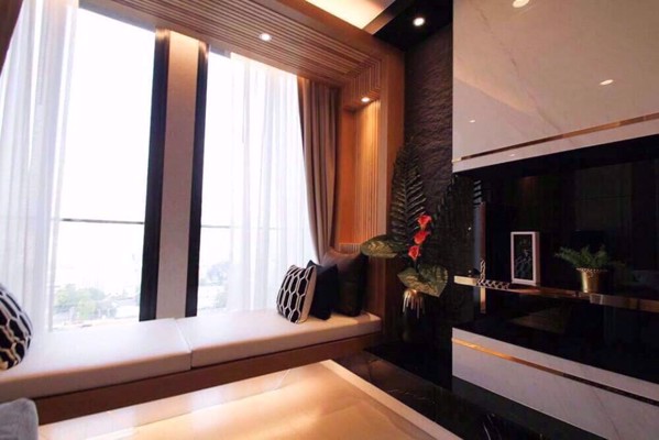 รูปภาพ 1 bed Condo in Noble Ploenchit Lumphini Sub District C08030