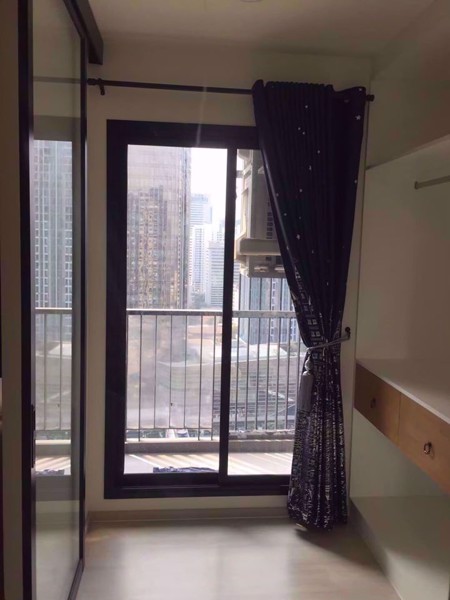 รูปภาพ 1 bed Condo in Life Asoke Huai Khwang District C08132