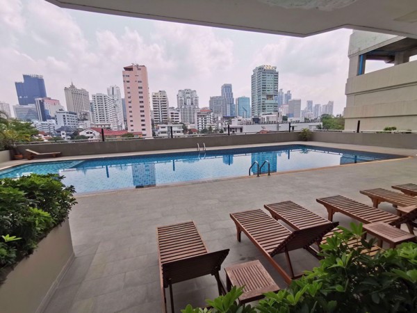 รูปภาพ 3 ห้องนอน คอนโด ในโครงการ Sethiwan Palace Sukhumvit 4 เขตคลองเตย แขวงคลองตัน C08136