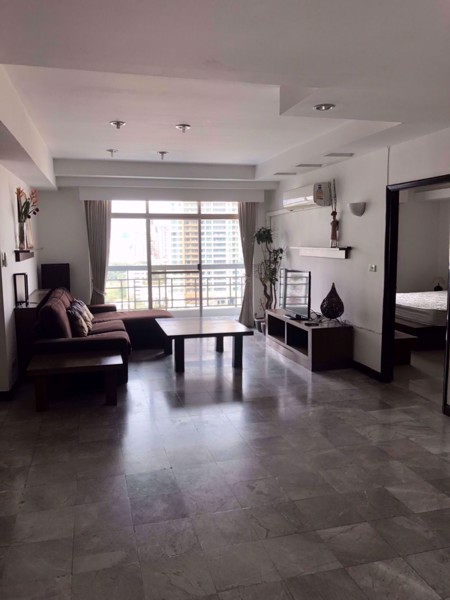 รูปภาพ 3 bed Condo in Royal Castle Watthana District C08140