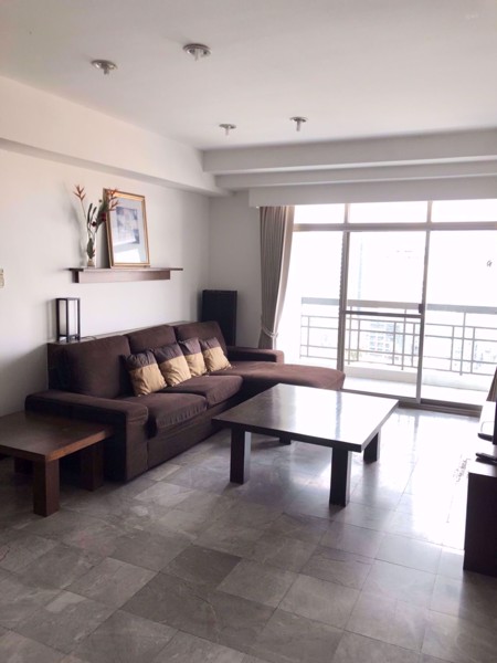 รูปภาพ 3 bed Condo in Royal Castle Watthana District C08140