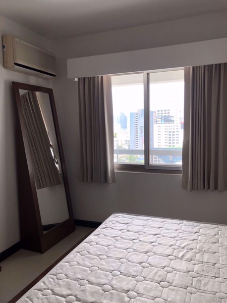 รูปภาพ 3 bed Condo in Royal Castle Watthana District C08140