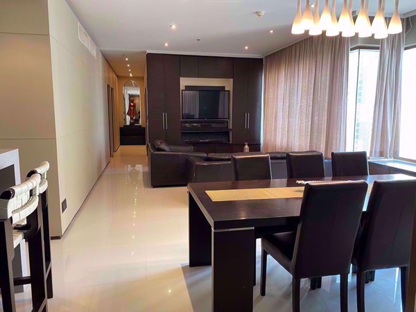 Picture of 3 bed Condo in The Emporio Place Khlongtan Sub District C08153