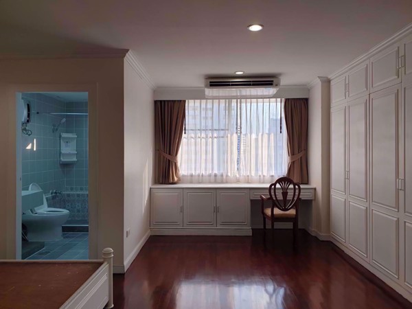 รูปภาพ 3 bed Condo in DS Tower 1 Sukhumvit 33 Khlong Tan Nuea Sub District C08177