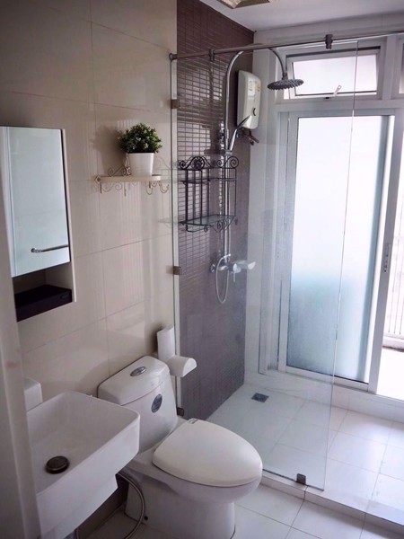 Picture of 1 bed Condo in The Bloom Sukhumvit 71 Watthana District C08306