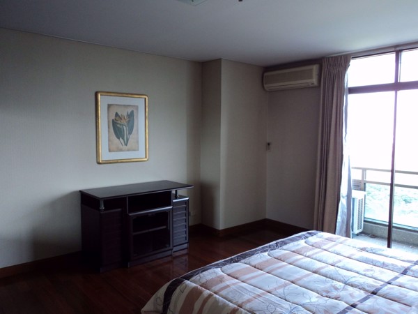 Picture of 1 bed Condo in Lumpini Park View Sathon District C08314