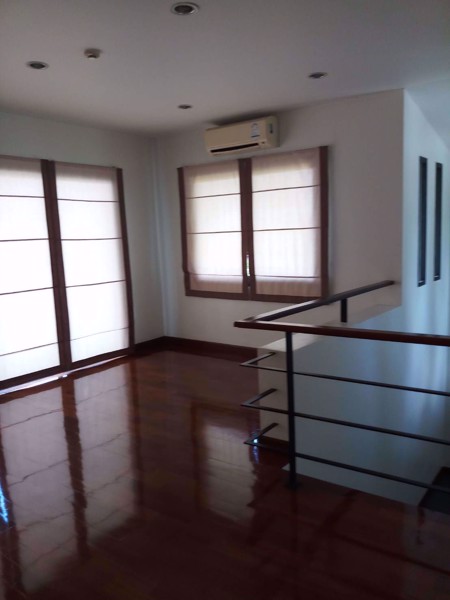 รูปภาพ 3 bed Duplex in Baan Sasida Khlongtoei District C08334