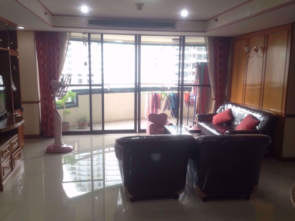 Picture of 2 bed Condo in Las Colinas Watthana District C08370