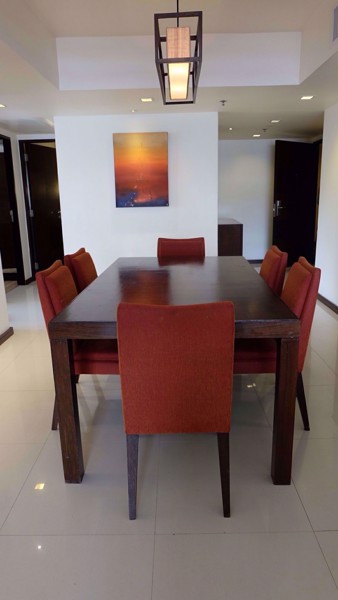 รูปภาพ 3 bed Condo in Oakwood Residence Thonglor Khlong Tan Nuea Sub District C08401