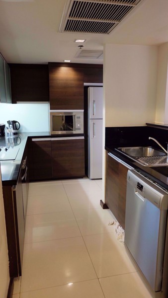 รูปภาพ 3 bed Condo in Oakwood Residence Thonglor Khlong Tan Nuea Sub District C08401