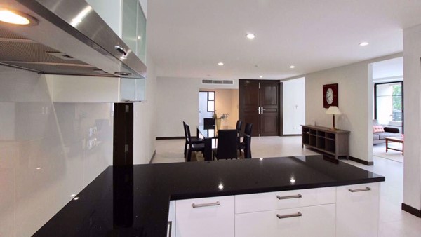 Picture of 3 bed Condo in Vanida Apartment Ekkamai Watthana District C08425