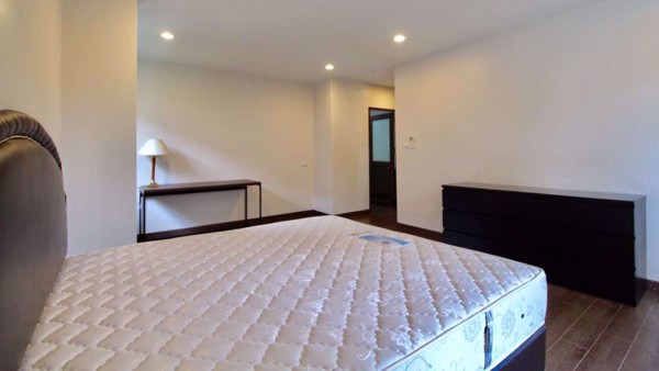 Picture of 3 bed Condo in Vanida Apartment Ekkamai Watthana District C08425