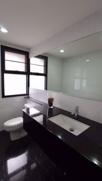 Picture of 3 bed Condo in Vanida Apartment Ekkamai Watthana District C08425