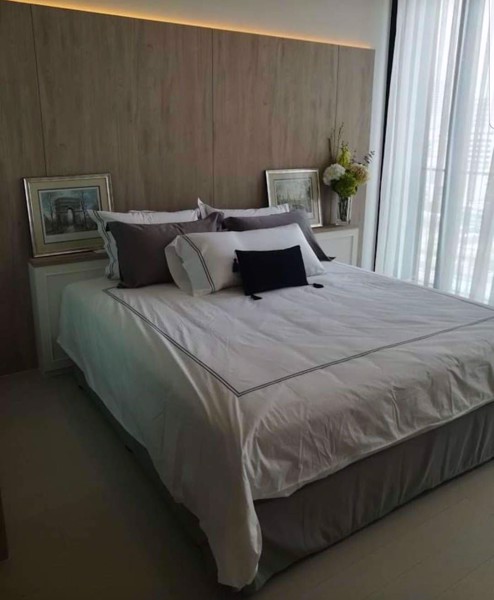 Picture of 2 bed Condo in Noble Ploenchit Lumphini Sub District C08446