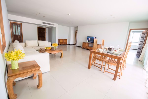 Picture of 3 bed Condo in Baan Thirapa Thungmahamek Sub District C08456