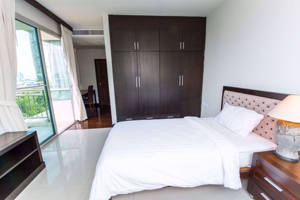 Picture of 3 bed Condo in Baan Thirapa Thungmahamek Sub District C08456