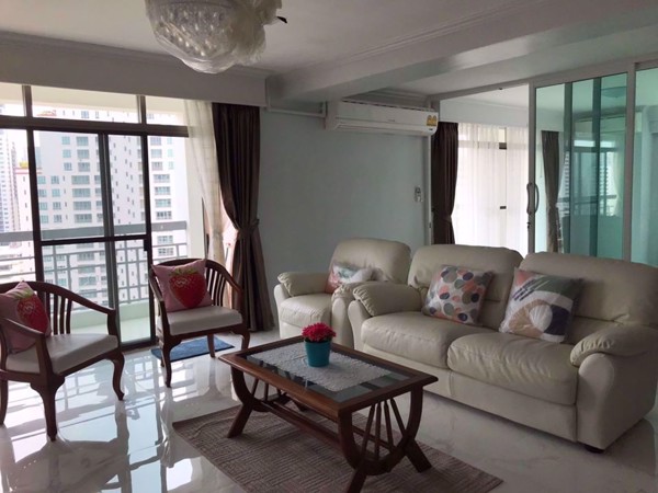 รูปภาพ 3 bed Condo in Royal Castle Watthana District C08510