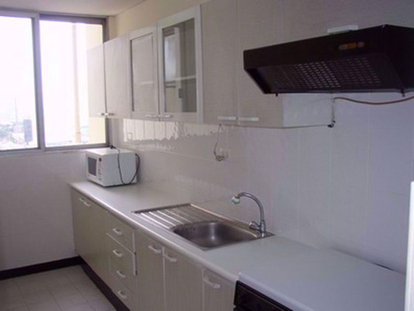 Picture of 2 bed Condo in Tai Ping Towers Watthana District C08534