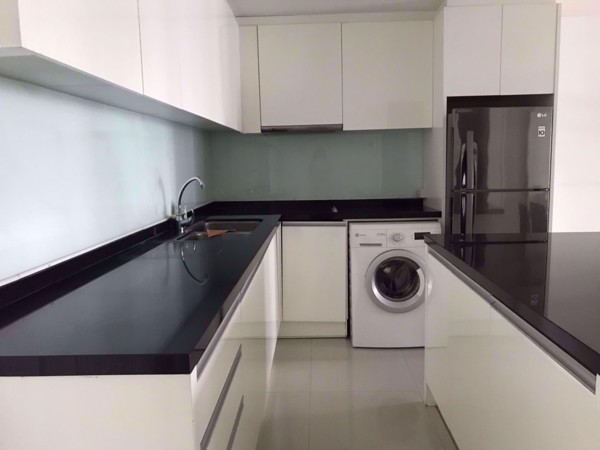 Picture of 3 bed Condo in Le Nice Ekamai Phrakhanongnuea Sub District C08538