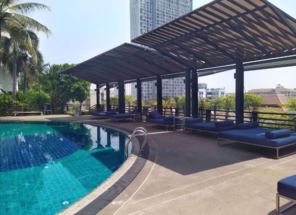 Picture of 1 bed Condo in Sathorn Gardens Thungmahamek Sub District C08543