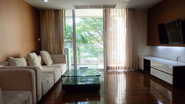 Picture of 3 bed Condo in Richmond Hills Residence Khlong Tan Nuea Sub District C08572