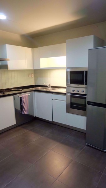 Picture of 3 bed Condo in Richmond Hills Residence Khlong Tan Nuea Sub District C08572